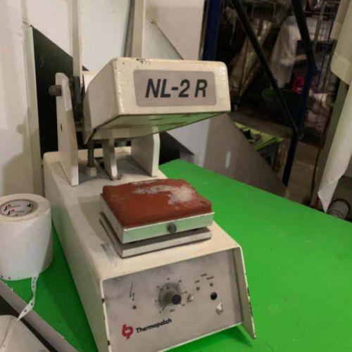 Máquina para el marcaje de ropa